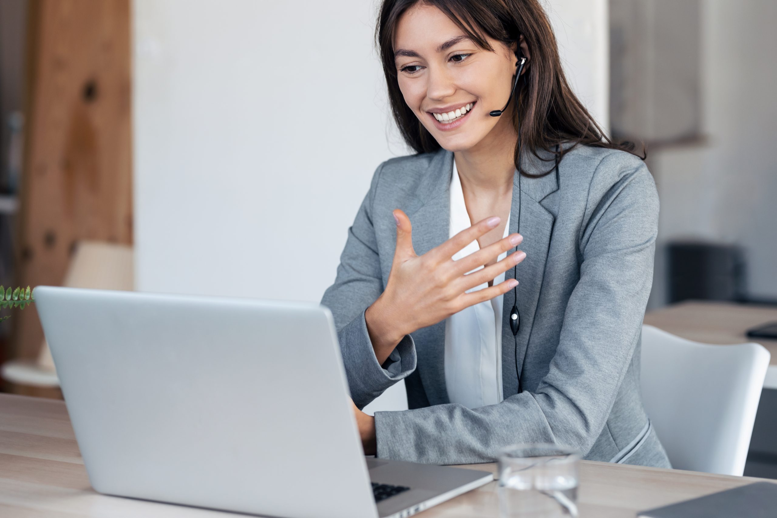 Virtual Receptionist Calling a Client